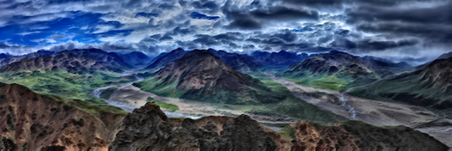 Surrealistisk panoramautsikt over fjellene