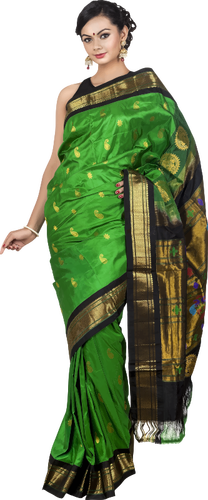 Kvinna i sari