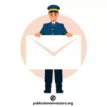 Postbode die een envelop houdt